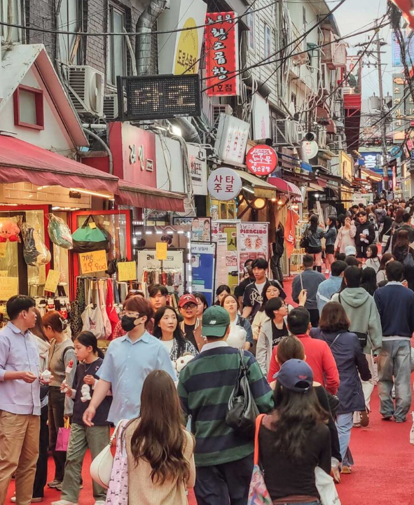 Hongdae Local Street Tour: Where Seoul's Youth and Art Come Alive - 2